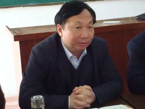 罗河镇中心小学举行市县级立项课题开题报告会