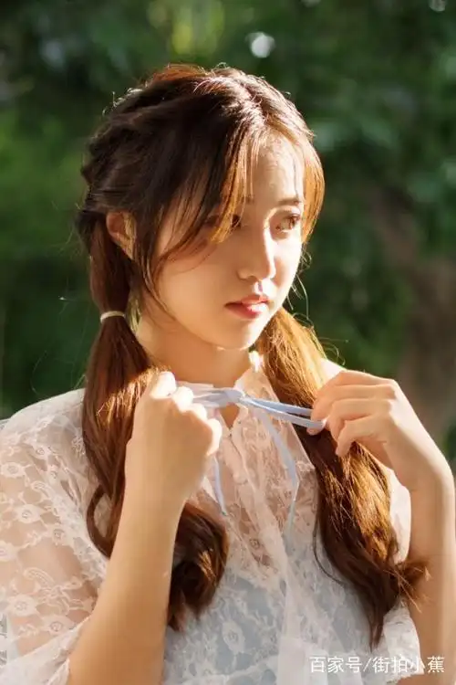 肉肉的女生也可以很优雅.可爱卖萌的样子,天使一般的微笑