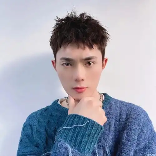 男生短发摩根蓬松烫