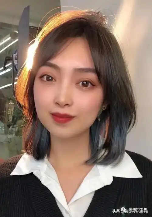 中长碎发发型图片女减龄2022(中长碎发40-50岁减龄发型最新)-天晟网