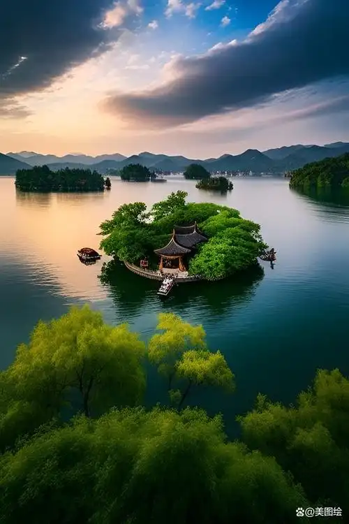 杭州是个美到极致的城市,恬静又不失温柔.看西湖的美更是一种享受.