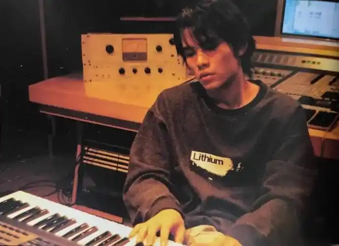 周杰伦复古老照片,明明是周杰伦青涩时期的老照片