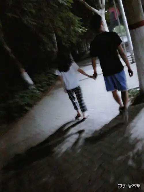 180 的男孩会喜欢150 的女孩吗,现实生活你周围中有最萌身高差吗?