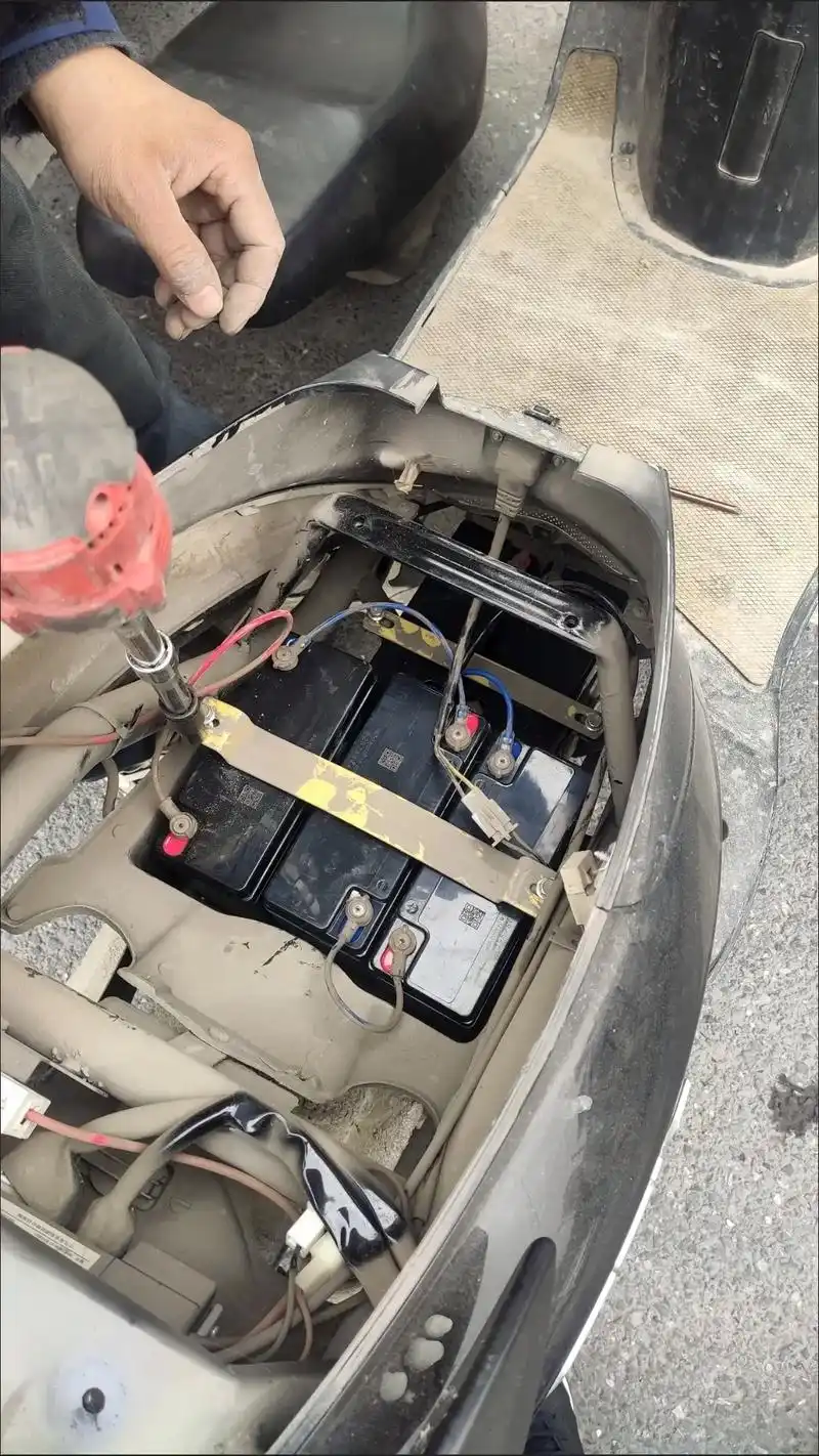 200元全国上门更换电动车电池.介绍朋友换电池送红包哦,15 - 抖音
