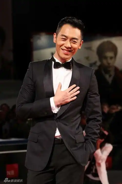 朱亚文阿.红高粱他一开始出来我就知道他是主演.