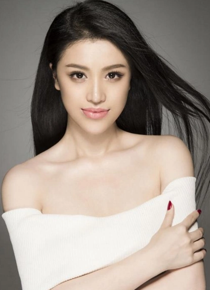 葛天,1990年12月25日,  生于山东济南,中国内地影视女演员.