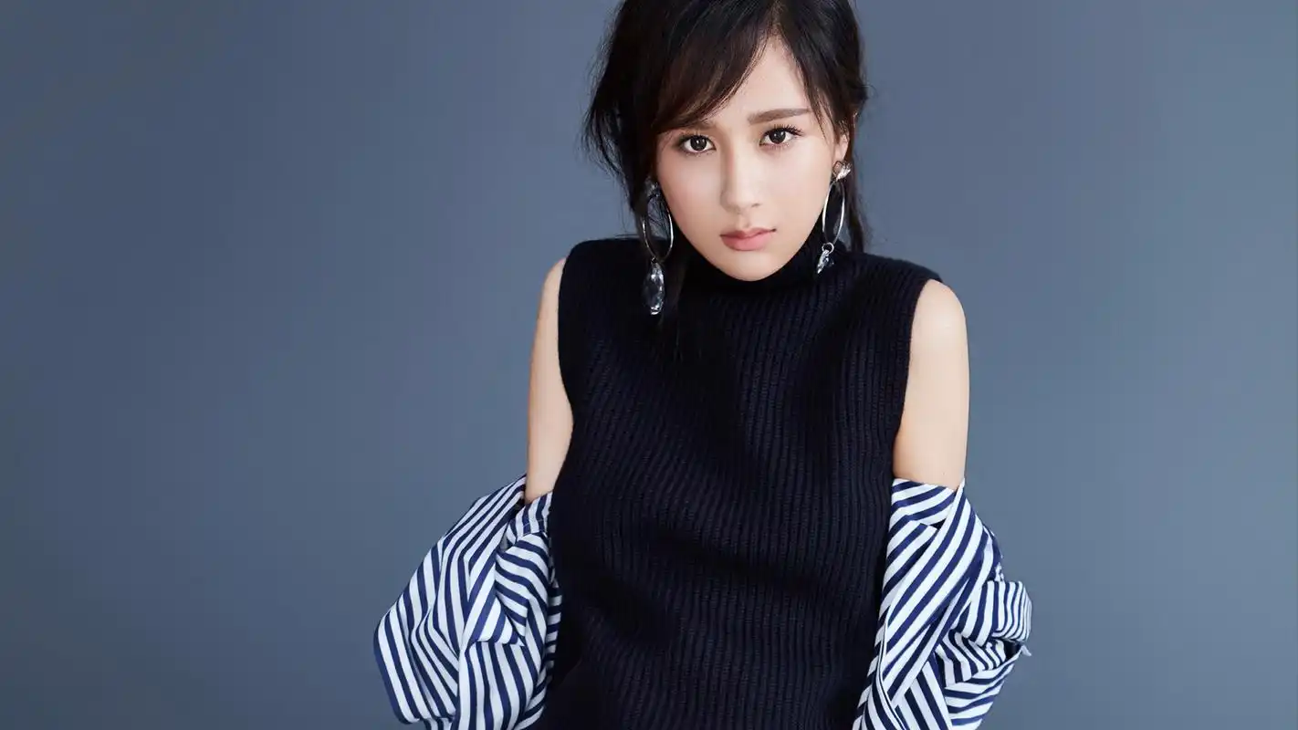 女星杨紫高清写真宽屏桌面壁纸