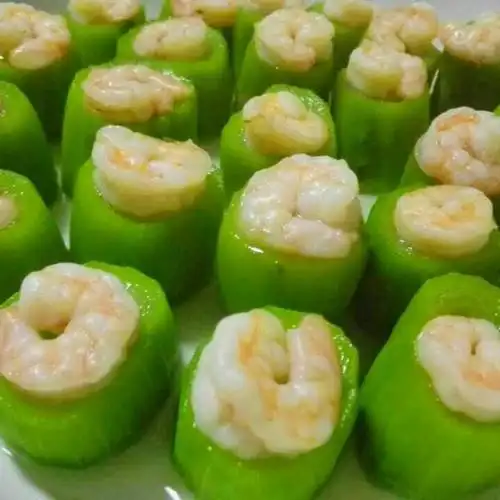 小雅麻麻做的清蒸丝瓜虾仁