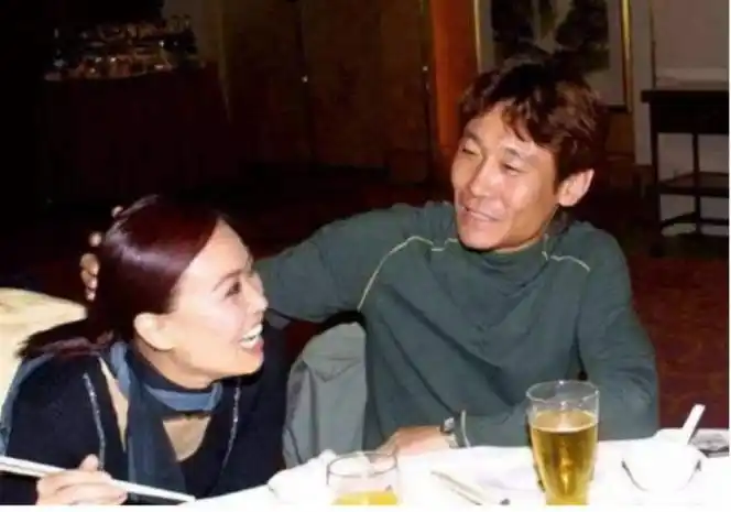 那英的三任丈夫傻大姐那英的连环情事