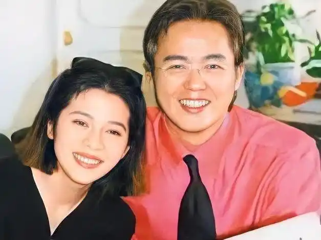 明明年纪相差不大,却看着像两代人,这6位女星把"老公熬成爹"|张庭