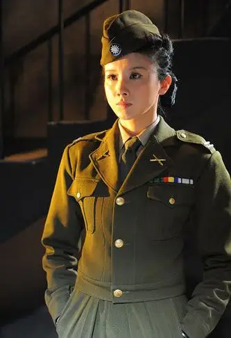 《内线》美女特工上阵 红粉柔情上演战争悬疑