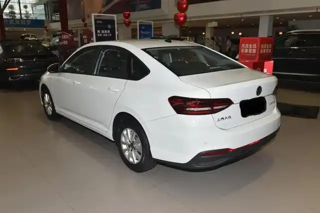 入门版大众朗逸,全款落地不到10万!1.5l 6at省油又耐用