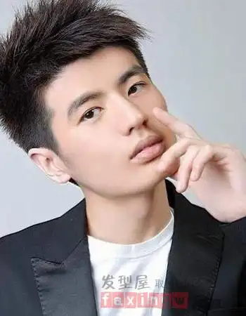 热荐新款方脸男生发型 呈现完美修颜术
