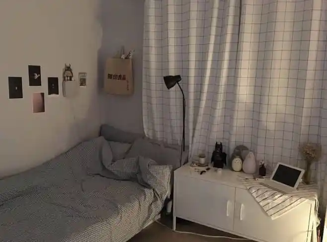 安静的夜晚,你我的房间