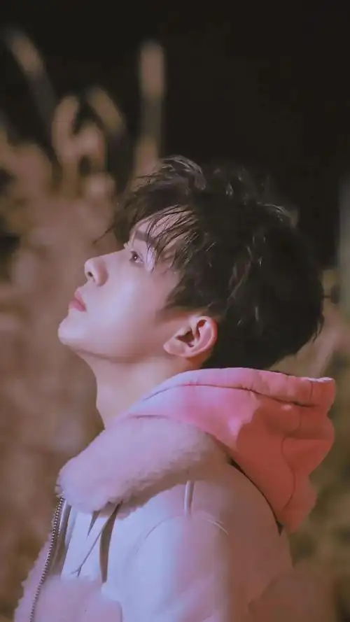 易烊千玺的头像壁纸