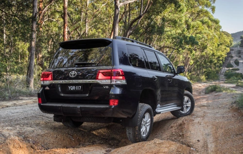 经典丰田陆巡又推新款精致外观不输宝马x5起售价与途锐看齐