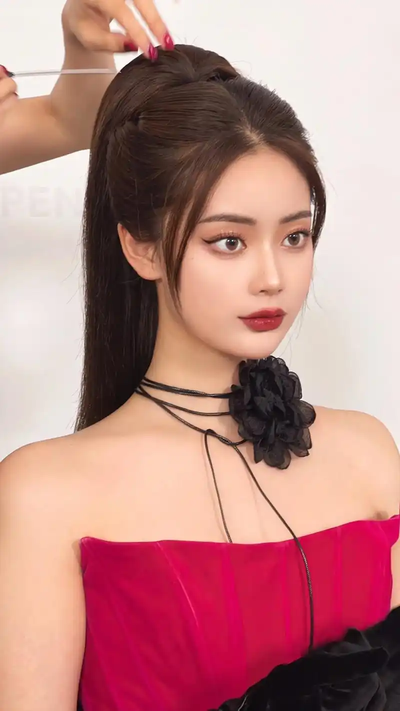 高颅顶的礼服造型也很好看哦#敬酒服造型 #化妆造型分享 #美 - 抖音