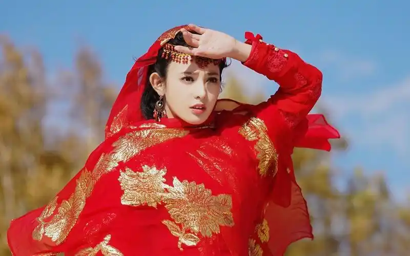 东宫小枫混剪彭小苒绝美古装一袭红衣尽芳华