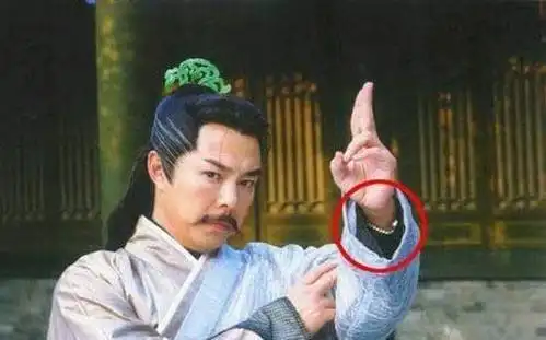 这些电视剧的穿帮镜头你发现了吗?太荒唐了