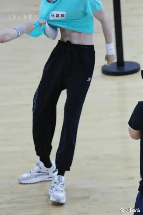 时代少年团全员腹肌照来袭,第1弹