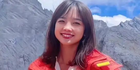 央视主持人王冰冰:因"初恋脸"走红网络,风光的背后有辛酸?