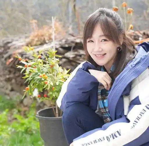 46岁薛佳凝等来喜事,照片曝光:恭喜,她终于找到最值得爱的人_胡歌