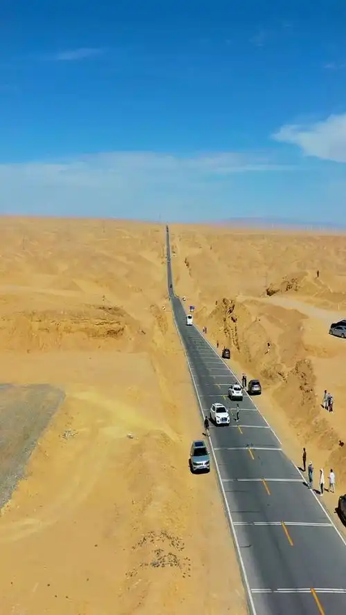 315国道,穿越柴达木无人区,足以媲美美国的66号公路