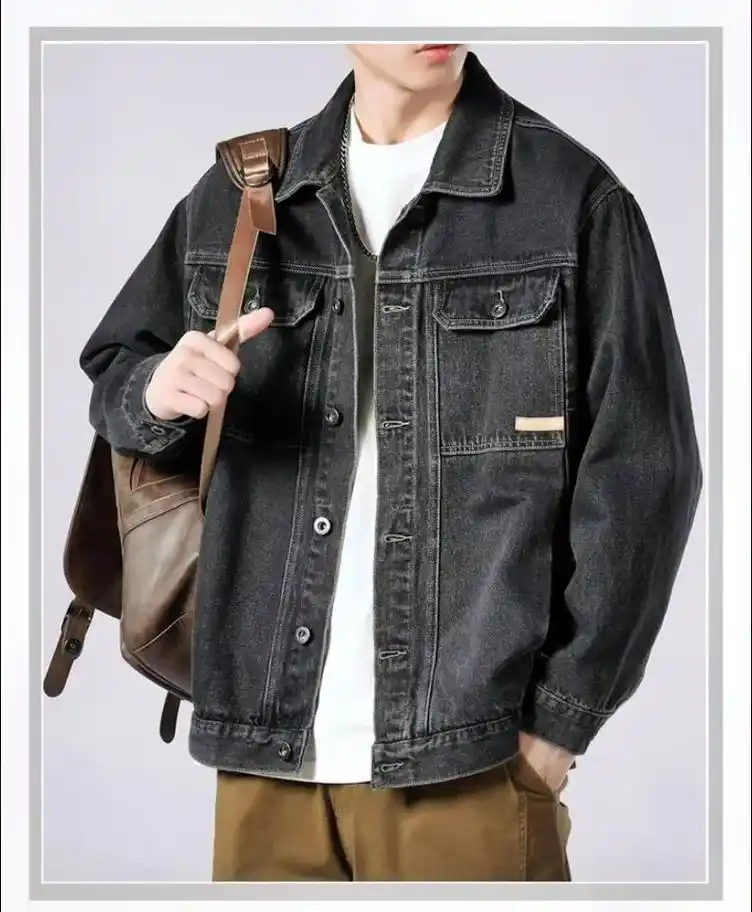 今天我要给大家推荐的是这款非常时尚的男士牛仔外套!