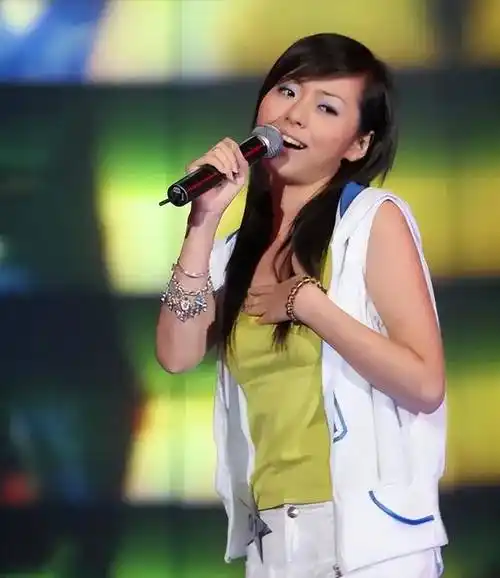 张靓颖,超女里面发展最好的,华为花钱买首歌,只为让她唱_音乐_成就