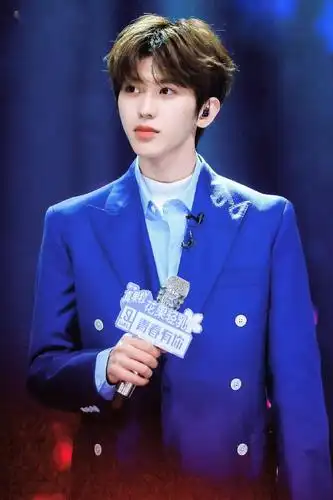 青你2蔡徐坤被迫营业可爱值爆表金句频出展现迷人魅力