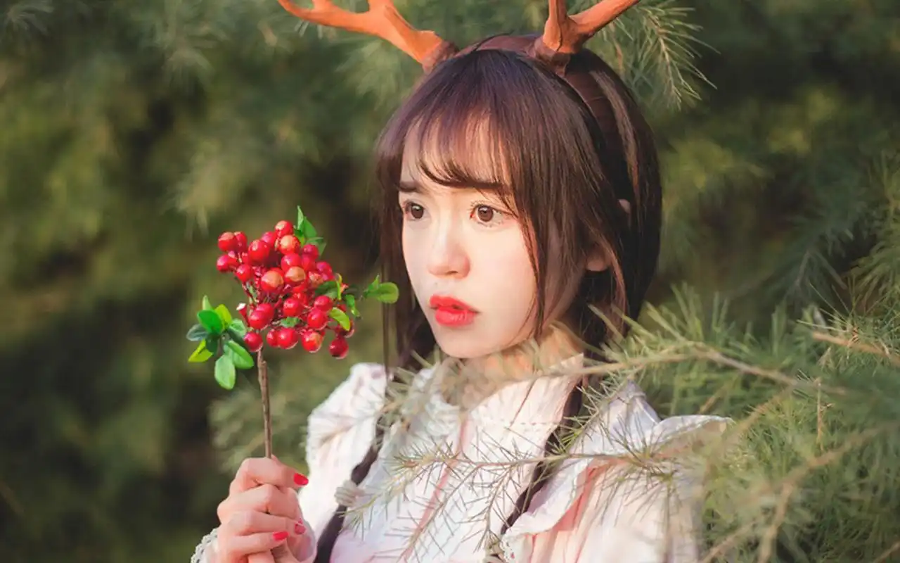 森系小清新美少女户外写真图片桌面壁纸