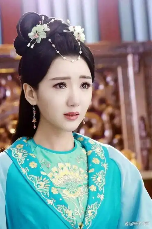 是《天龙八部》众多版本里最萌的钟灵,是《神雕侠侣》里天真浪漫的