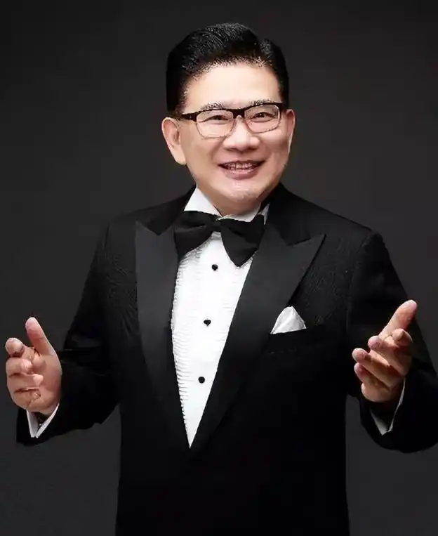 从"上海第一主持人"沦为全网笑柄,曹可凡终于走到这一步