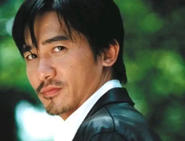 经典,在《无间道》中陈永仁会写出"镖"吗?|梁朝伟|卧底_网易订阅