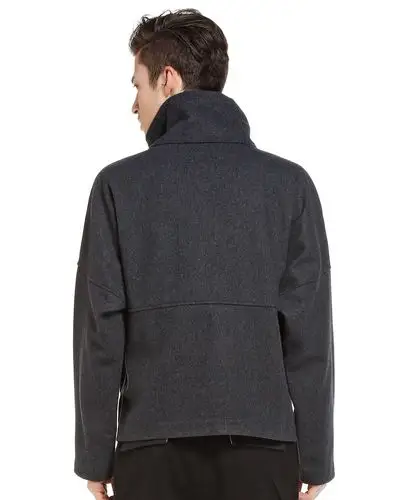 深灰色休闲时尚男神范上衣