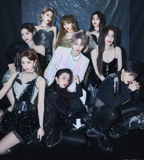 the9组合喻言写真照就the9近期而言,引发争议最多的