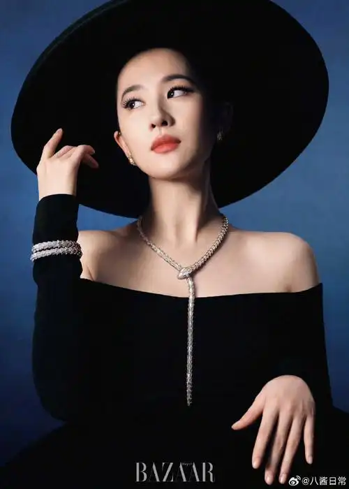 刘亦菲时尚芭莎4月刊封面##刘亦菲抹胸裙