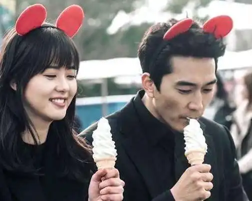 看了前任刘亦菲近照再看看高雅拉网友真不知宋承宪咋想的