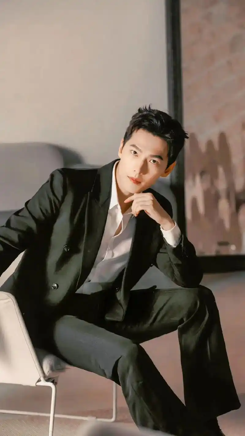 令人心动的头像壁纸文案 ,不拍霸总很难收场!#杨洋 - 抖音