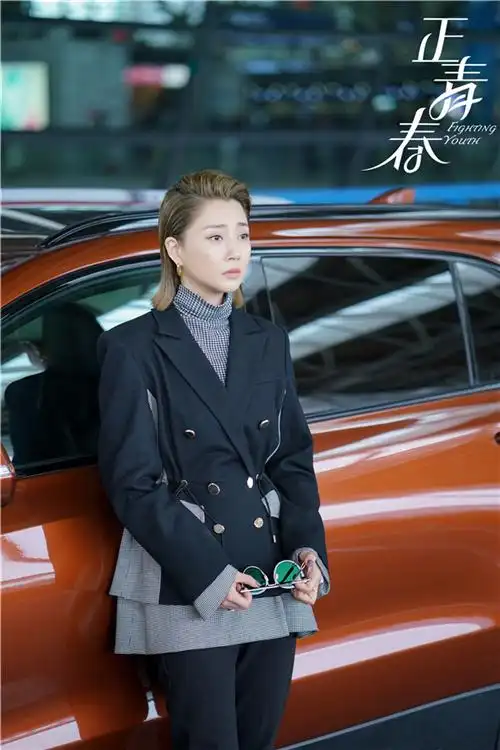 正青春多线并行叙事吴谨言殷桃创新职场故事表达