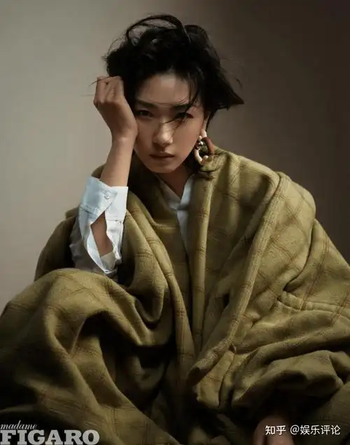 万茜连登两本杂志封面风格反差气质出众网友这是同一个人么