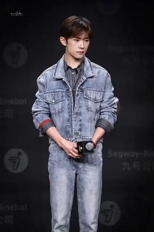 易烊千玺说有实体专辑