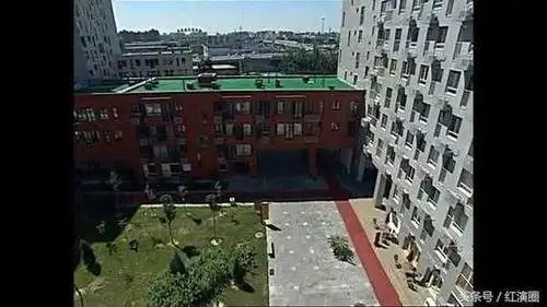 在海淀区西四环定慧桥北,小区的名字叫做:北京印象我们来看看