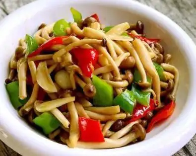 很简单实惠的几道家常菜,味道可口又鲜美,下饭开胃很诱人