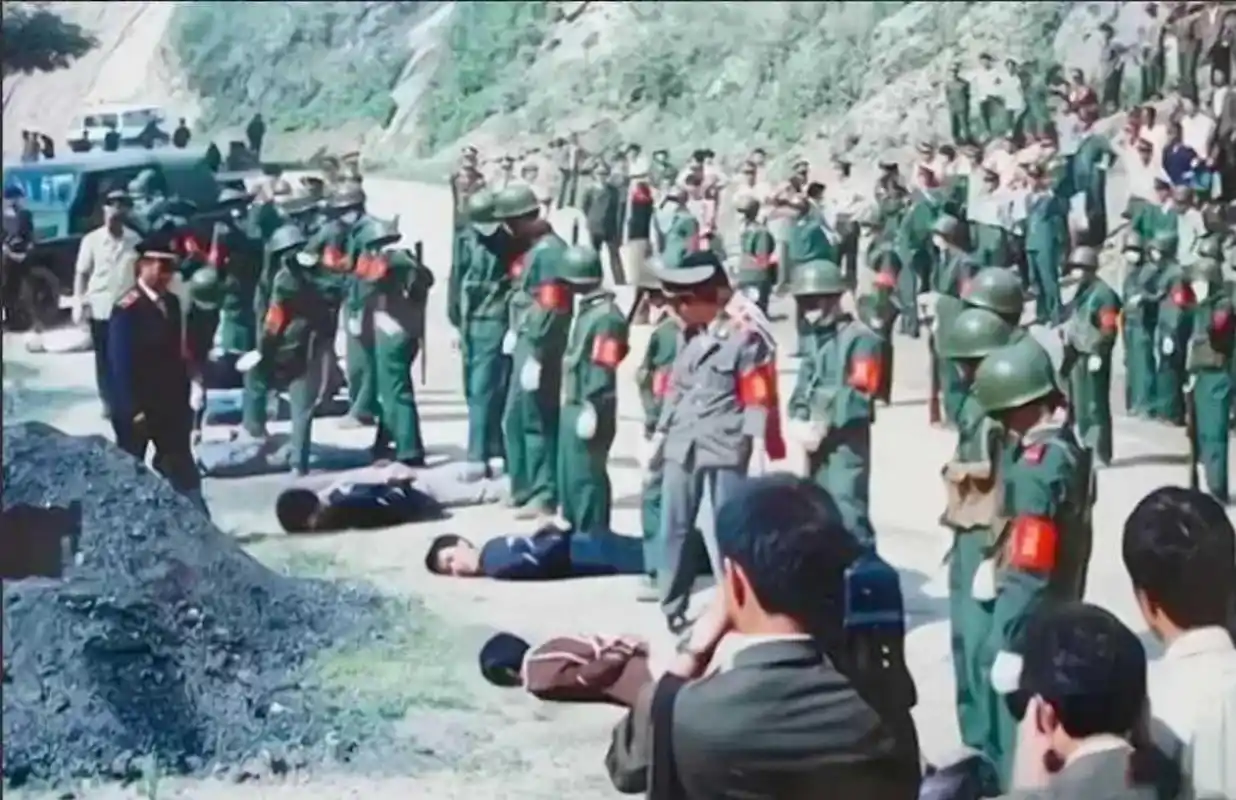 1983年严打期间,公开处决死刑犯的影像!