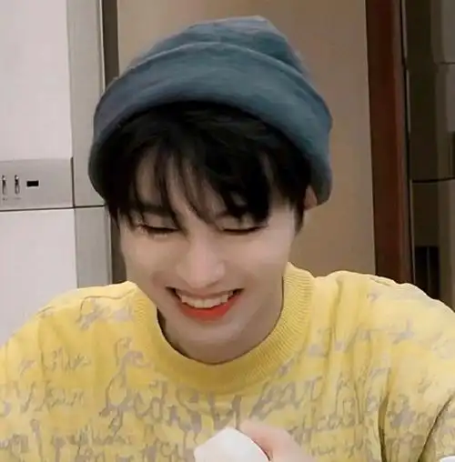 王俊凯氛围感头像