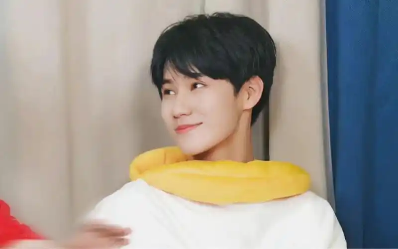 【张真源】怎么有人穿睡衣都这么可爱|什么颜色的麻袋才可以套走这位