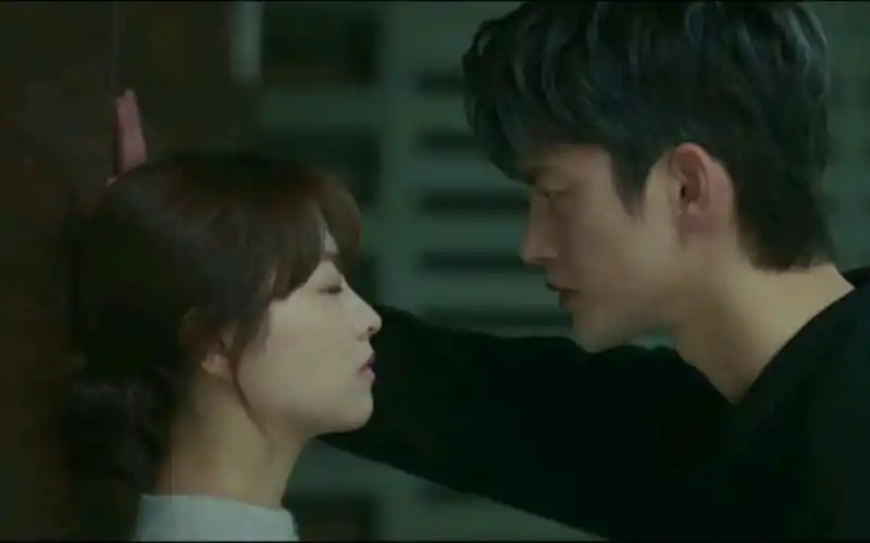 【朴宝英x徐仁国】这个壁咚也太有感觉了吧