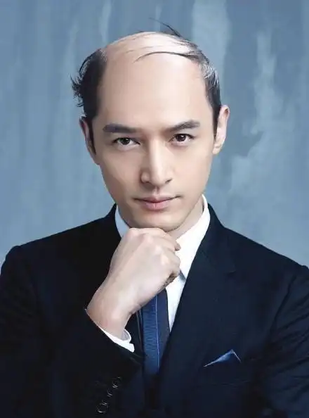 吴亦凡,陈伟霆剃光头应该挺帅的.希望大家都不会秃顶.