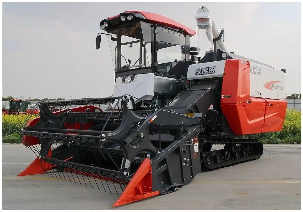 6公斤履带式谷物收割机大比拼,沃得锐龙跨区版vs久保田ex108q-s